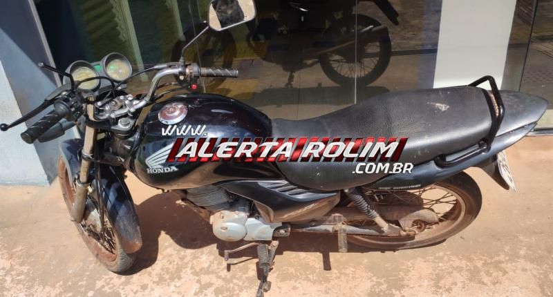 Após cometer três roubos em sequência, indivíduo tentou fugir, mas acabou preso pela Polícia Militar durante esta tarde em Rolim de Moura Após cometer três roubos em sequência, indivíduo tentou fugir, mas acabou preso pela Polícia Militar durante esta tarde em Rolim de Moura