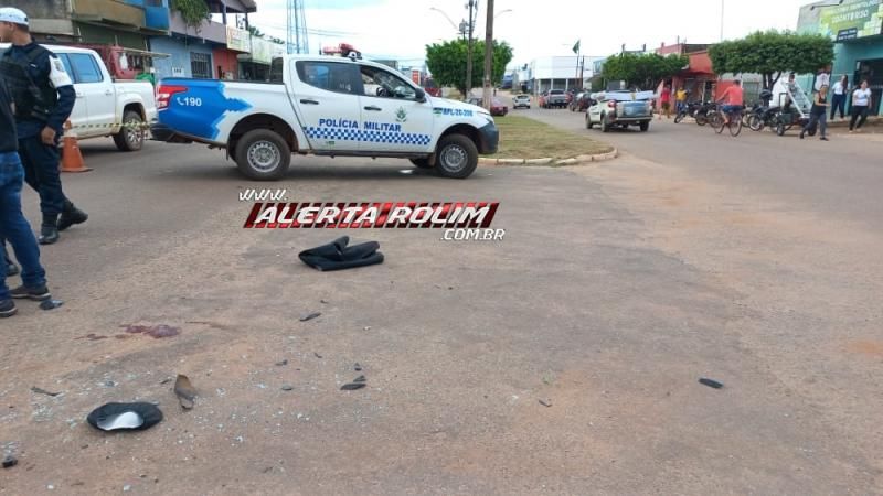 Motorista de carro e motociclista ficaram feridos em acidente de trânsito em Rolim de Moura Motorista de carro e motociclista ficaram feridos em acidente de trânsito em Rolim de Moura