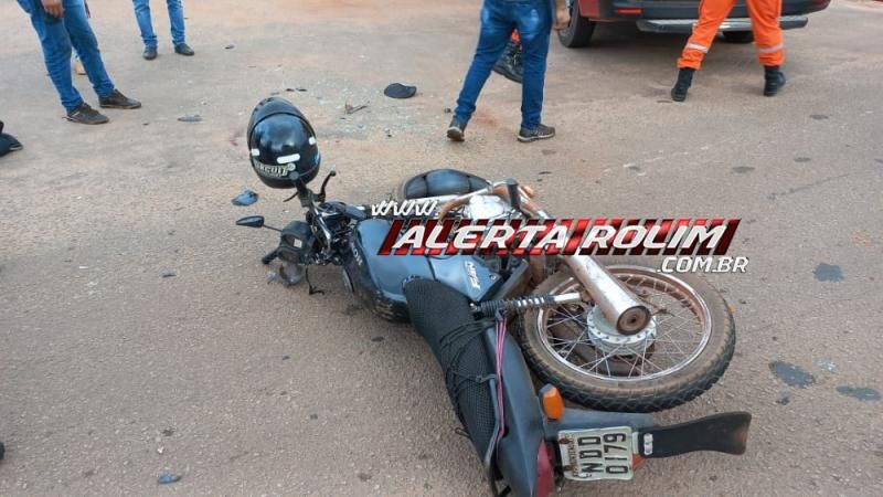 Motorista de carro e motociclista ficaram feridos em acidente de trânsito em Rolim de Moura Motorista de carro e motociclista ficaram feridos em acidente de trânsito em Rolim de Moura