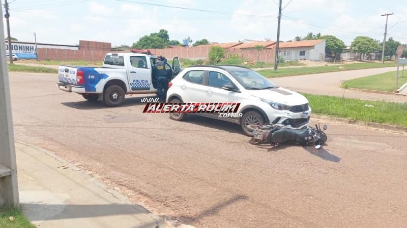 Colisão entre carro e moto nesta quinta-feira deixou uma pessoa ferida em Rolim de Moura Colisão entre carro e moto nesta quinta-feira deixou uma pessoa ferida em Rolim de Moura