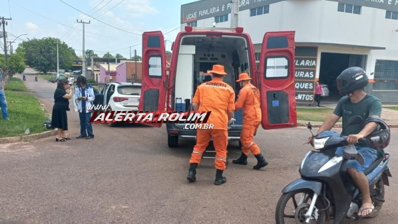 Colisão entre carro e moto nesta quinta-feira deixou uma pessoa ferida em Rolim de Moura Colisão entre carro e moto nesta quinta-feira deixou uma pessoa ferida em Rolim de Moura