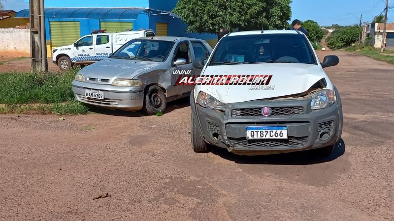 Colisão entre dois carros foi registrada nesta manhã em Rolim de Moura Colisão entre dois carros foi registrada nesta manhã em Rolim de Moura