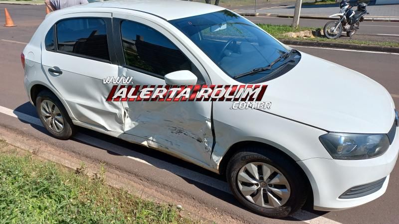 Colisão entre dois carros foi registrada nesta manhã em Rolim de Moura Colisão entre dois carros foi registrada nesta manhã em Rolim de Moura
