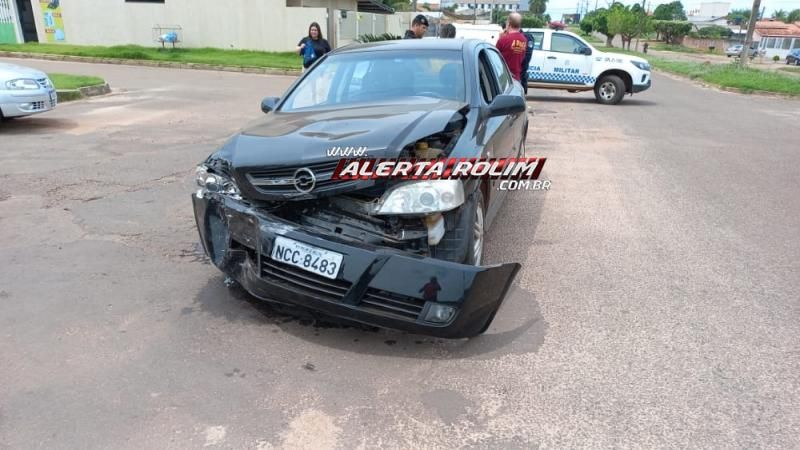 Colisão entre dois carros foi registrada nesta tarde em Rolim de Moura Colisão entre dois carros foi registrada nesta tarde em Rolim de Moura