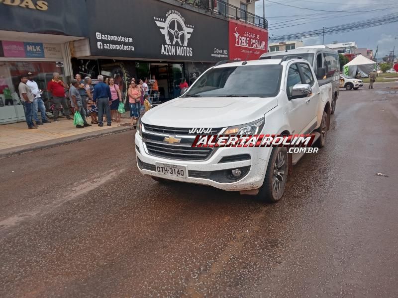 Colisão traseira foi registrada nesta tarde no Centro de Rolim de Moura Colisão traseira foi registrada nesta tarde no Centro de Rolim de Moura