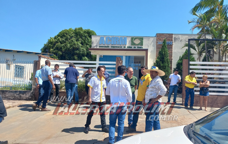 Grande parte dos comércios em Rolim de Moura estarão fechando a partir de hoje em apoio as manifestações Grande parte dos comércios em Rolim de Moura estarão fechando a partir de hoje em apoio as manifestações