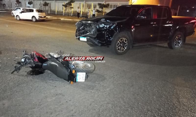 Grave acidente de trânsito foi registrado na noite de sexta-feira em Rolim de Moura Grave acidente de trânsito foi registrado na noite de sexta-feira em Rolim de Moura