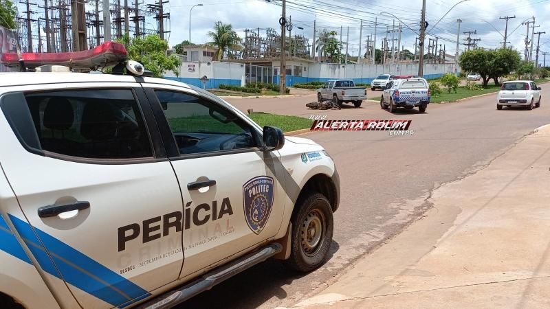 Motociclista atingiu caminhonete após condutor sair de Supermercado nesta quinta-feira em Rolim de Moura Motociclista atingiu caminhonete após condutor sair de Supermercado nesta quinta-feira em Rolim de Moura