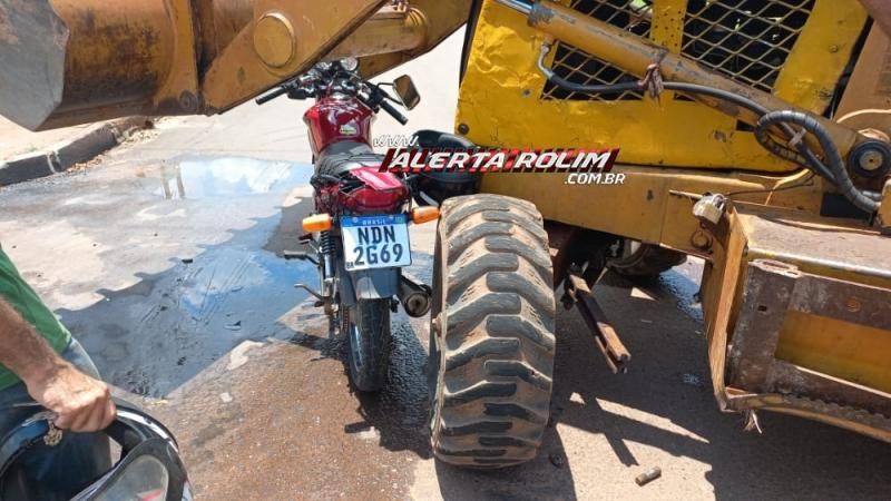 Motociclista ficou ferido após colisão com retroescavadeira neste sábado em Rolim de Moura Motociclista ficou ferido após colisão com retroescavadeira neste sábado em Rolim de Moura