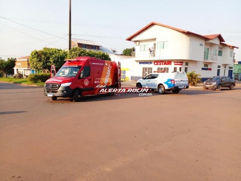 Mulher sofreu fratura exposta na perna em acidente de trânsito nesta manhã em Rolim de Moura Mulher sofreu fratura exposta na perna em acidente de trânsito nesta manhã em Rolim de Moura