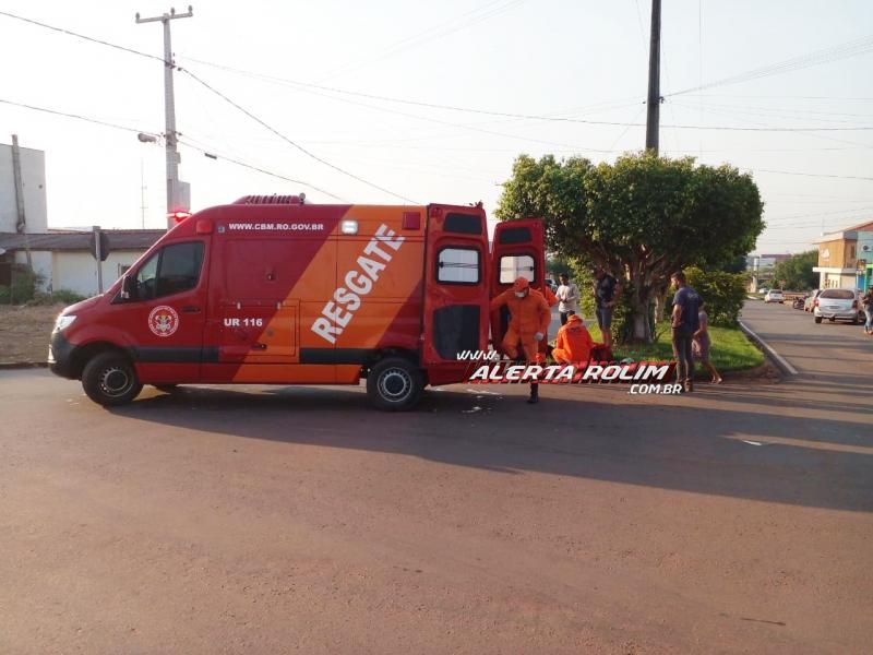 Mulher sofreu fratura exposta na perna em acidente de trânsito nesta manhã em Rolim de Moura Mulher sofreu fratura exposta na perna em acidente de trânsito nesta manhã em Rolim de Moura