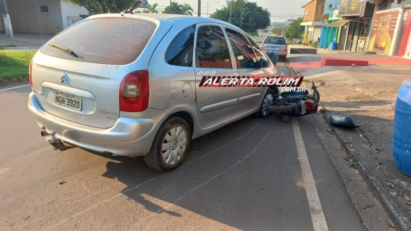 Mulher sofreu fratura exposta na perna em acidente de trânsito nesta manhã em Rolim de Moura Mulher sofreu fratura exposta na perna em acidente de trânsito nesta manhã em Rolim de Moura