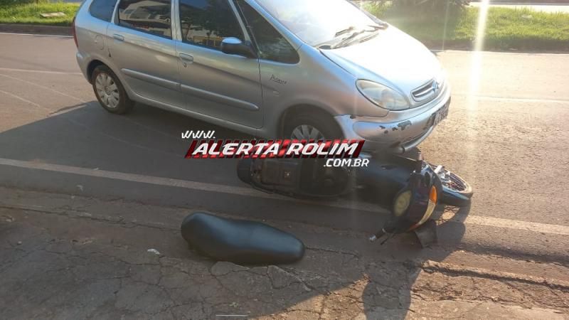 Mulher sofreu fratura exposta na perna em acidente de trânsito nesta manhã em Rolim de Moura Mulher sofreu fratura exposta na perna em acidente de trânsito nesta manhã em Rolim de Moura