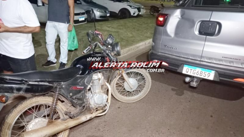 No quarto acidente do dia, adolescente conduzindo moto bateu na traseira de carro no Centro de Rolim de Moura No quarto acidente do dia, adolescente conduzindo moto bateu na traseira de carro no Centro de Rolim de Moura