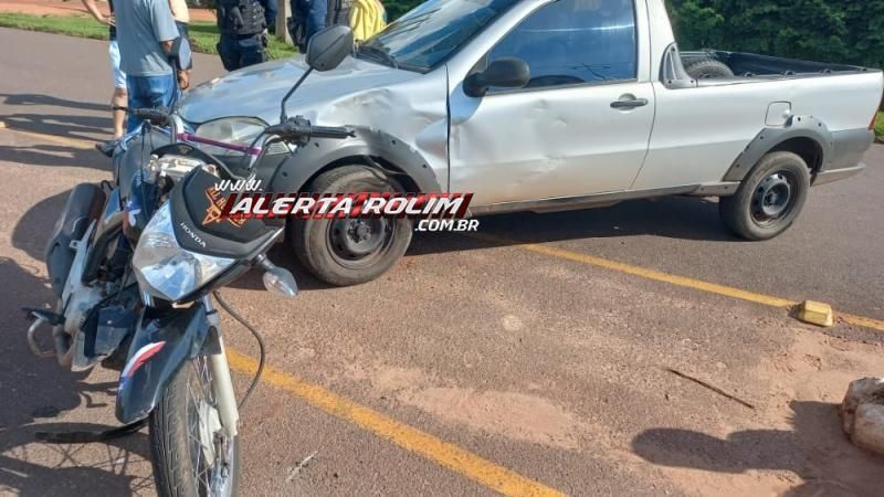 PM registrou colisão entre carro e moto nesta tarde de sábado em Rolim de Moura PM registrou colisão entre carro e moto nesta tarde de sábado em Rolim de Moura