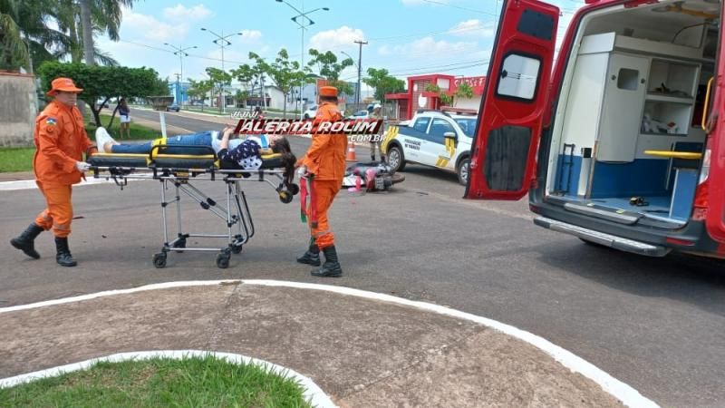 Terceiro acidente de trânsito desta terça-feira deixou condutora de moto ferida em Rolim de Moura Terceiro acidente de trânsito desta terça-feira deixou condutora de moto ferida em Rolim de Moura