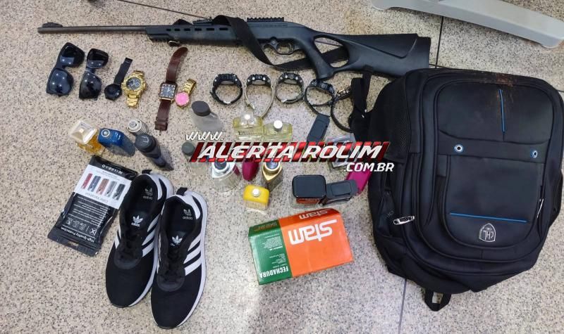 URGENTE - Policial Militar foi vítima de roubo a mão armada na sua residência em Rolim de Moura; armas roubadas e autores do crime foram presos pela PM URGENTE - Policial Militar foi vítima de roubo a mão armada na sua residência em Rolim de Moura; armas roubadas e autores do crime foram presos pela PM
