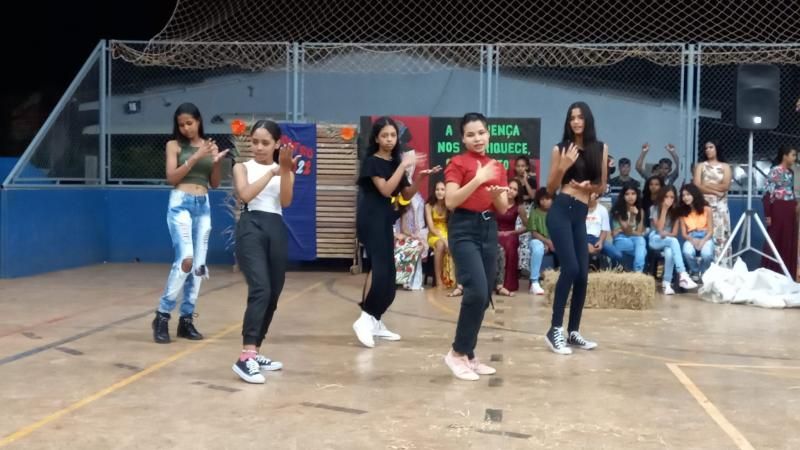 1ª Noite Cultural do Colégio TIRADENTES em Rolim de Moura e entrega de premiações do Projeto Leitor Destaque 1ª Noite Cultural do Colégio TIRADENTES em Rolim de Moura e entrega de premiações do Projeto Leitor Destaque