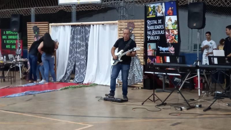 1ª Noite Cultural do Colégio TIRADENTES em Rolim de Moura e entrega de premiações do Projeto Leitor Destaque 1ª Noite Cultural do Colégio TIRADENTES em Rolim de Moura e entrega de premiações do Projeto Leitor Destaque