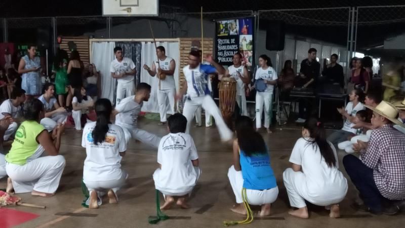 1ª Noite Cultural do Colégio TIRADENTES em Rolim de Moura e entrega de premiações do Projeto Leitor Destaque 1ª Noite Cultural do Colégio TIRADENTES em Rolim de Moura e entrega de premiações do Projeto Leitor Destaque