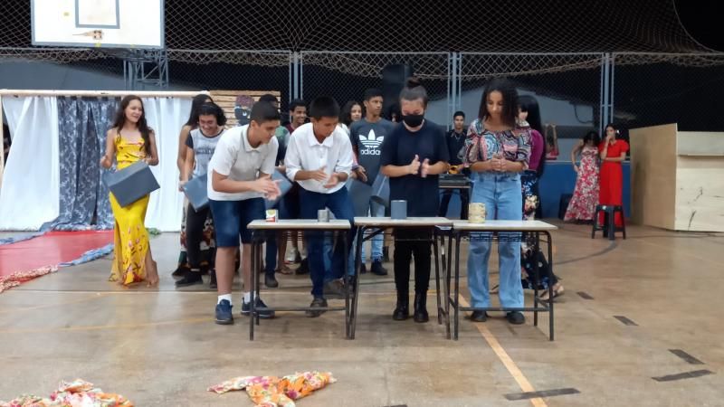 1ª Noite Cultural do Colégio TIRADENTES em Rolim de Moura e entrega de premiações do Projeto Leitor Destaque 1ª Noite Cultural do Colégio TIRADENTES em Rolim de Moura e entrega de premiações do Projeto Leitor Destaque