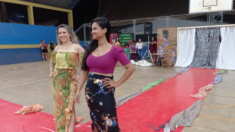 1ª Noite Cultural do Colégio TIRADENTES em Rolim de Moura e entrega de premiações do Projeto Leitor Destaque 1ª Noite Cultural do Colégio TIRADENTES em Rolim de Moura e entrega de premiações do Projeto Leitor Destaque