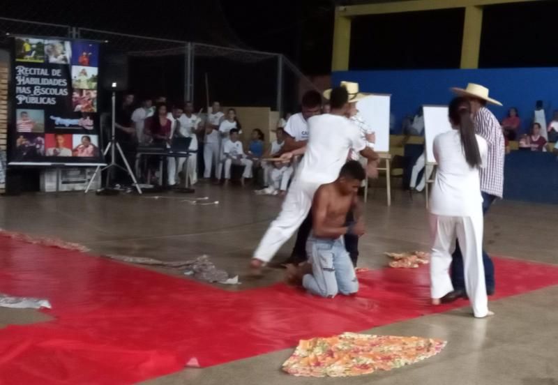 1ª Noite Cultural do Colégio TIRADENTES em Rolim de Moura e entrega de premiações do Projeto Leitor Destaque 1ª Noite Cultural do Colégio TIRADENTES em Rolim de Moura e entrega de premiações do Projeto Leitor Destaque