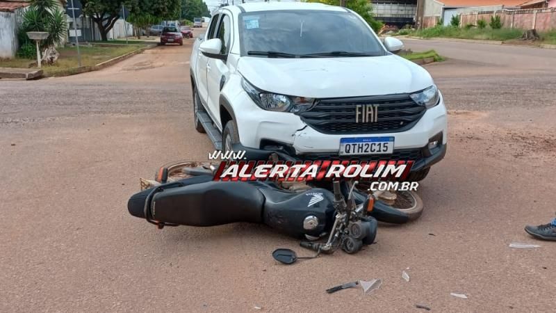 Motociclista fraturou uma das pernas ao ser atingido por carro nesta sexta-feira em Rolim de Moura Motociclista fraturou uma das pernas ao ser atingido por carro nesta sexta-feira em Rolim de Moura