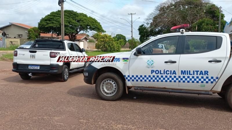 Motociclista fraturou uma das pernas ao ser atingido por carro nesta sexta-feira em Rolim de Moura Motociclista fraturou uma das pernas ao ser atingido por carro nesta sexta-feira em Rolim de Moura