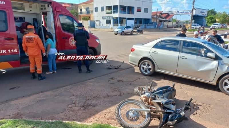 Acidente de trânsito deixou ocupantes de moto feridas nesta tarde em Rolim de Moura Acidente de trânsito deixou ocupantes de moto feridas nesta tarde em Rolim de Moura