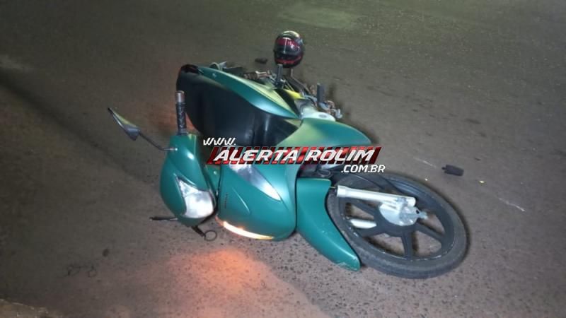 Acidente de trânsito na noite de terça-feira deixou condutora de moto ferida em Rolim de Moura Acidente de trânsito na noite de terça-feira deixou condutora de moto ferida em Rolim de Moura