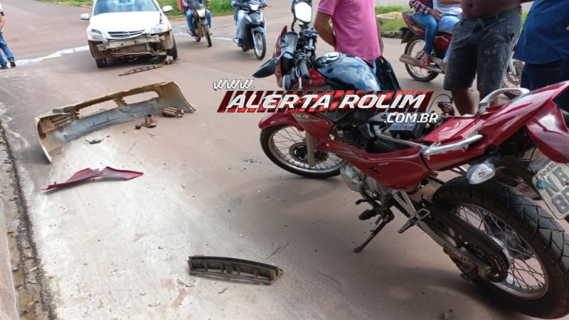 Acidente de trânsito no bairro Planalto deixou motociclista com fratura exposta em uma das pernas nesta manhã em Rolim de Moura Acidente de trânsito no bairro Planalto deixou motociclista com fratura exposta em uma das pernas nesta manhã em Rolim de Moura