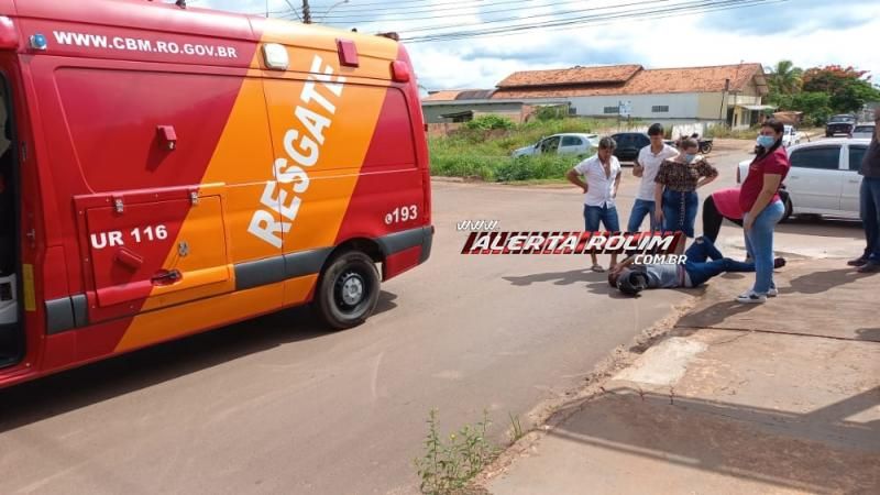Acidente de trânsito no bairro Planalto deixou motociclista com fratura exposta em uma das pernas nesta manhã em Rolim de Moura Acidente de trânsito no bairro Planalto deixou motociclista com fratura exposta em uma das pernas nesta manhã em Rolim de Moura