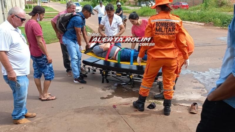 Acidente de trânsito no bairro Planalto deixou motociclista com fratura exposta em uma das pernas nesta manhã em Rolim de Moura Acidente de trânsito no bairro Planalto deixou motociclista com fratura exposta em uma das pernas nesta manhã em Rolim de Moura