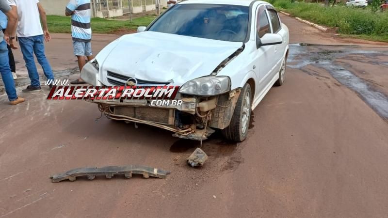 Acidente de trânsito no bairro Planalto deixou motociclista com fratura exposta em uma das pernas nesta manhã em Rolim de Moura Acidente de trânsito no bairro Planalto deixou motociclista com fratura exposta em uma das pernas nesta manhã em Rolim de Moura