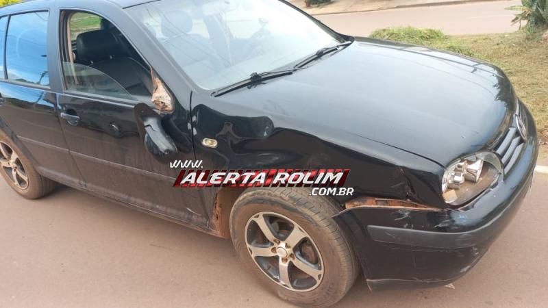 Acidente envolvendo moto e carro deixou um ferido nesta tarde em Rolim de Moura Acidente envolvendo moto e carro deixou um ferido nesta tarde em Rolim de Moura