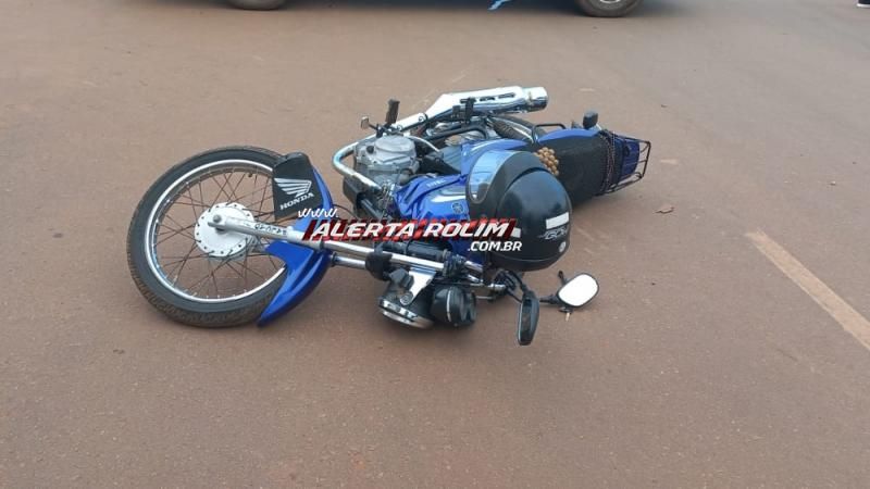 Acidente envolvendo moto e carro deixou um ferido nesta tarde em Rolim de Moura Acidente envolvendo moto e carro deixou um ferido nesta tarde em Rolim de Moura