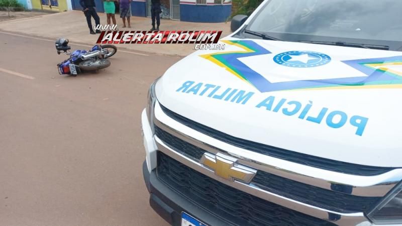 Acidente envolvendo moto e carro deixou um ferido nesta tarde em Rolim de Moura Acidente envolvendo moto e carro deixou um ferido nesta tarde em Rolim de Moura