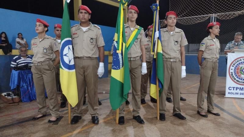 COLÉGIO MILITAR DE ROLIM DE MOURA REALIZA MAIS UMA FORMATURA DE ALUNOS DO TERCEIRÃO COLÉGIO MILITAR DE ROLIM DE MOURA REALIZA MAIS UMA FORMATURA DE ALUNOS DO TERCEIRÃO