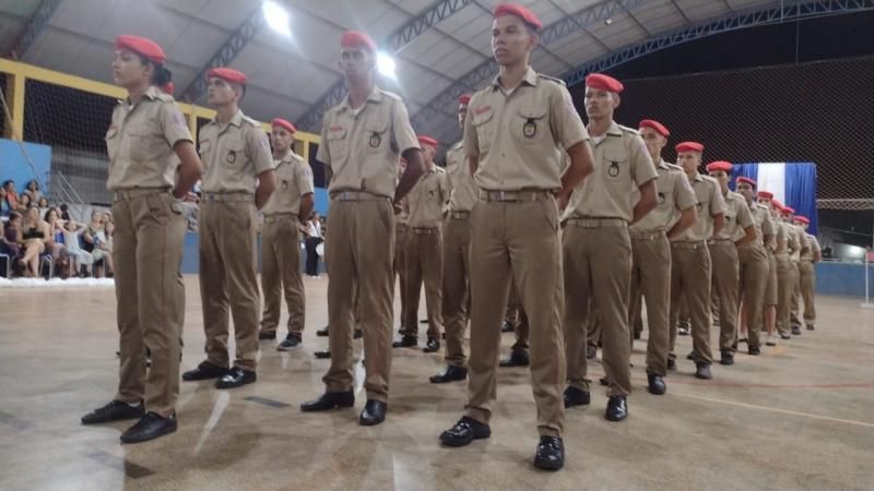 COLÉGIO MILITAR DE ROLIM DE MOURA REALIZA MAIS UMA FORMATURA DE ALUNOS DO TERCEIRÃO COLÉGIO MILITAR DE ROLIM DE MOURA REALIZA MAIS UMA FORMATURA DE ALUNOS DO TERCEIRÃO