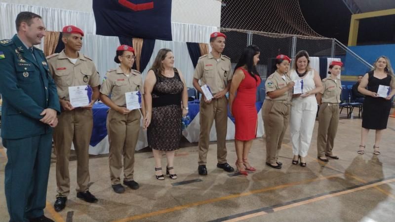 COLÉGIO MILITAR DE ROLIM DE MOURA REALIZA MAIS UMA FORMATURA DE ALUNOS DO TERCEIRÃO COLÉGIO MILITAR DE ROLIM DE MOURA REALIZA MAIS UMA FORMATURA DE ALUNOS DO TERCEIRÃO