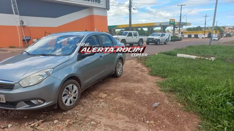 Colisão entre carro e caminhonete foi registrada nesta segunda-feira em Rolim de Moura Colisão entre carro e caminhonete foi registrada nesta segunda-feira em Rolim de Moura