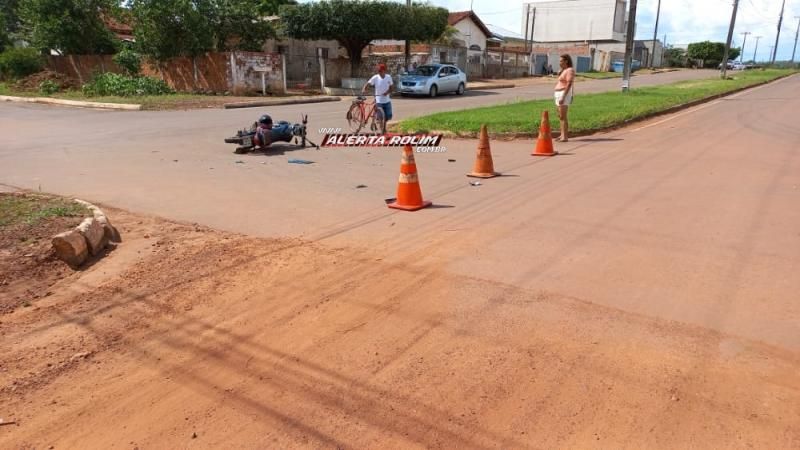 Colisão entre carro e moto no bairro Planalto deixou uma pessoa ferida nesta tarde em Rolim de Moura Colisão entre carro e moto no bairro Planalto deixou uma pessoa ferida nesta tarde em Rolim de Moura