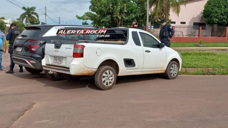 Colisão entre dois carros foi registrada nesta tarde de quinta-feira em Rolim de Moura Colisão entre dois carros foi registrada nesta tarde de quinta-feira em Rolim de Moura