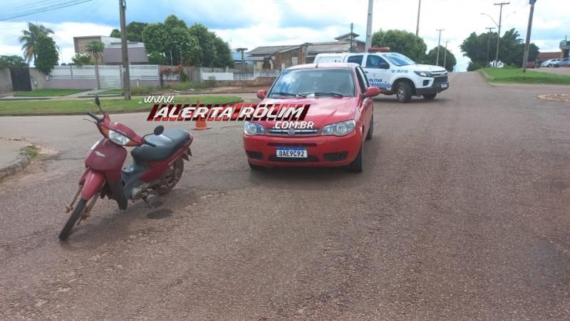 Duas pessoas foram socorridas após colisão entre carro e moto nesta quarta-feira em Rolim de Moura Duas pessoas foram socorridas após colisão entre carro e moto nesta quarta-feira em Rolim de Moura