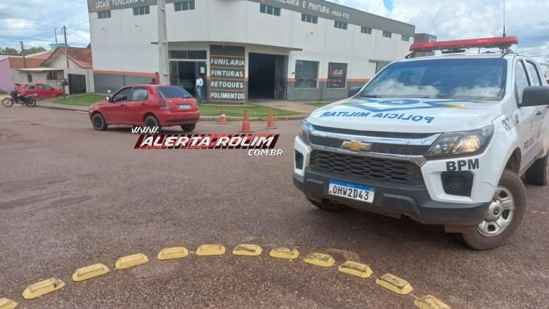 Duas pessoas foram socorridas após colisão entre carro e moto nesta quarta-feira em Rolim de Moura Duas pessoas foram socorridas após colisão entre carro e moto nesta quarta-feira em Rolim de Moura