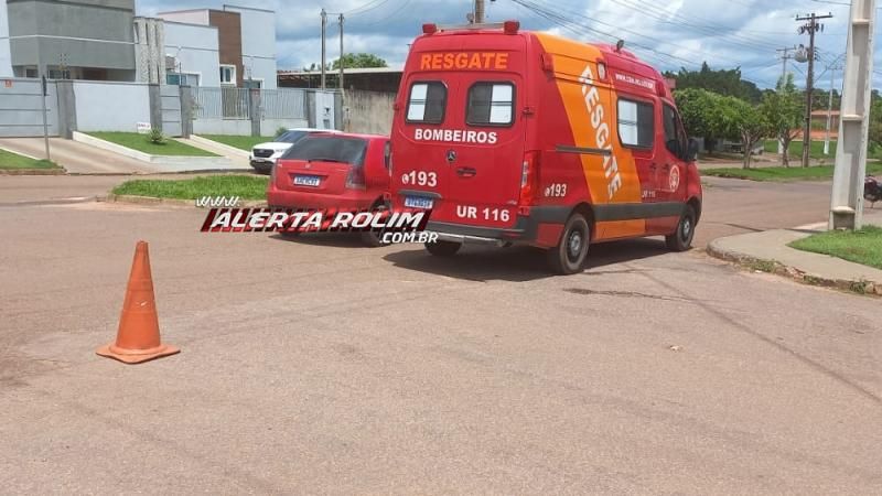 Duas pessoas foram socorridas após colisão entre carro e moto nesta quarta-feira em Rolim de Moura Duas pessoas foram socorridas após colisão entre carro e moto nesta quarta-feira em Rolim de Moura