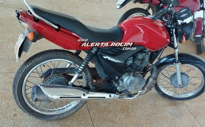 Durante fuga com moto furtada, adolescente foi apreendido após trocar tiros com a Polícia Militar em Rolim de Moura Durante fuga com moto furtada, adolescente foi apreendido após trocar tiros com a Polícia Militar em Rolim de Moura