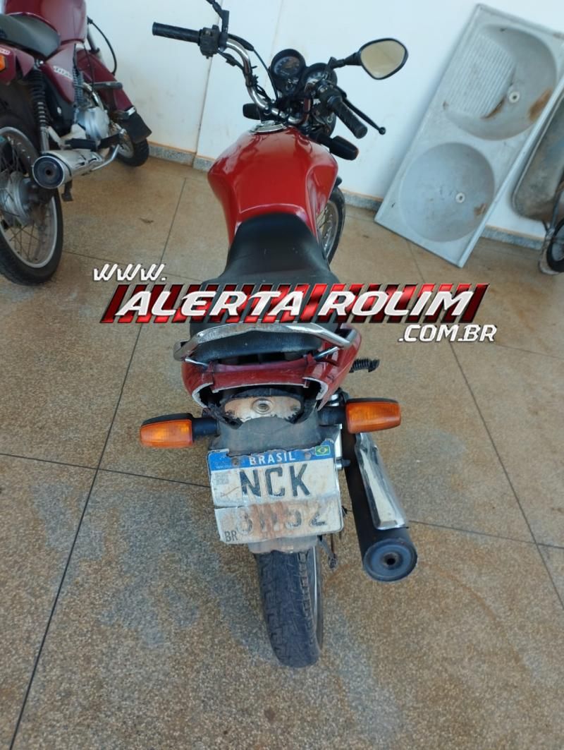 Durante fuga com moto furtada, adolescente foi apreendido após trocar tiros com a Polícia Militar em Rolim de Moura Durante fuga com moto furtada, adolescente foi apreendido após trocar tiros com a Polícia Militar em Rolim de Moura