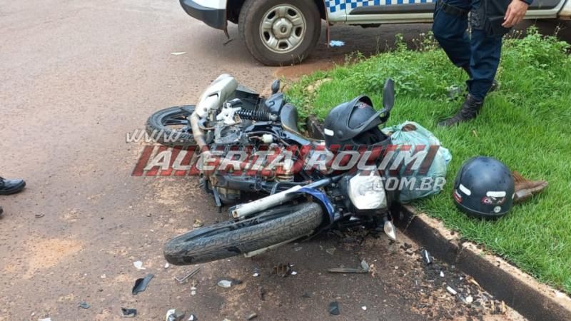 Motociclista fraturou perna em acidente nesta tarde em Rolim de Moura Motociclista fraturou perna em acidente nesta tarde em Rolim de Moura
